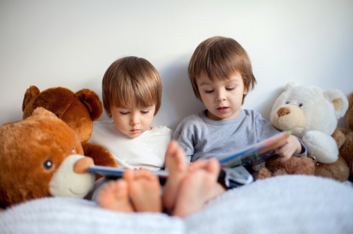 brothers-reading-stories
