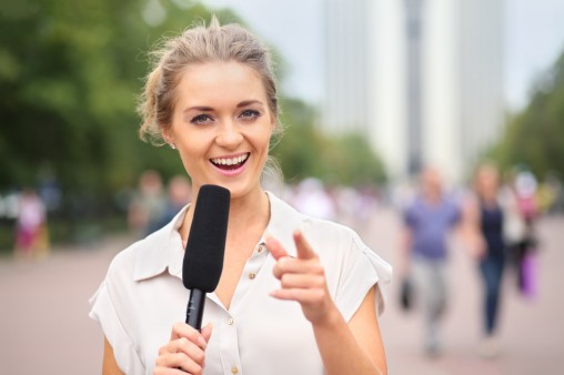 female-reporter