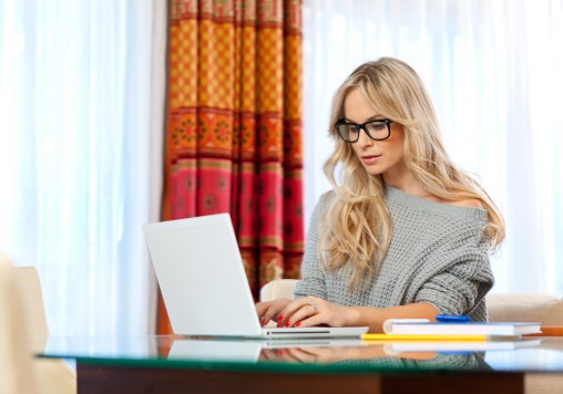 woman-writer-smiling