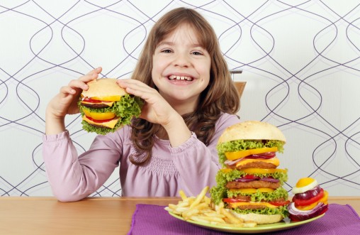 girl-eating-hamburgers