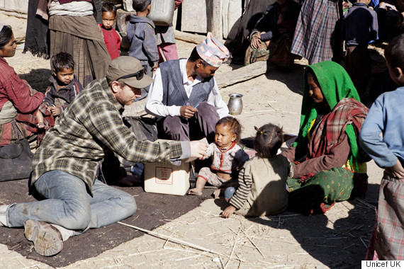 Ewan in Nepal with kids 2011
